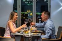 Noc v Ginger suite s výhledem na Pražský hrad