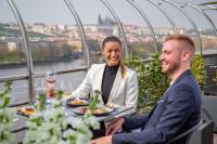 Noc v Ginger suite s výhledem na Pražský hrad