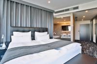 Noc v Ginger suite s výhledem na Pražský hrad